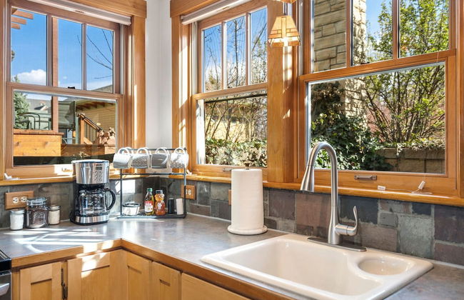 Sleek Condo - Near Park, Poudre River and Old Town - Foto 10