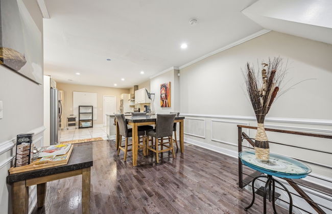 Elegant 5br Townhome In Prime Location 5 Bedroom Townhouse by RedAwning - Foto 27