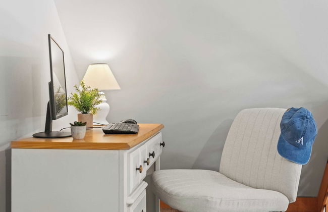 Lake + Pool Access, Game Room, Firepit, Deck Tawny and Peaceful by Avantstay - Foto 25