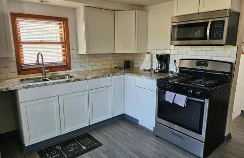 Spacious Duplex by Fairgrounds & Downtown with Fire Pit - Foto 9