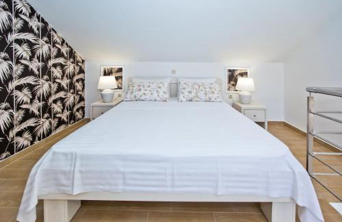 Luxurious Apartments Maslina with Beach - Photo 38