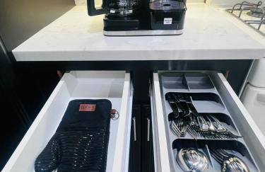 Stylish & Fully Renovated Home! - Foto 38