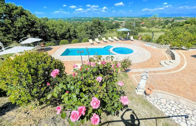 Pool, Jacuzzi and Events Room - Charming Villa in Umbria - Sleeps 24 - Lake View - Foto 75