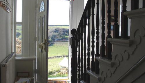 Heightley House - Photo 4