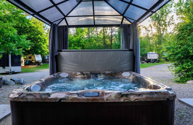 Barefoot Villas Cabin 2 Moose w/ Hot Tub - Photo 55