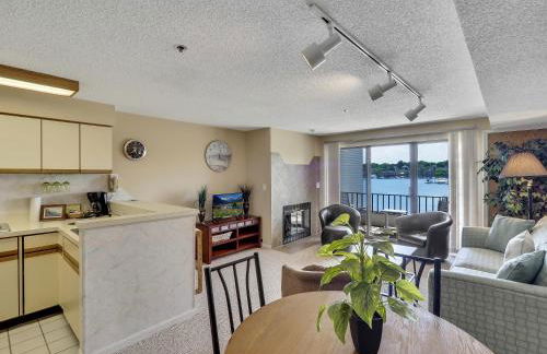 236 Edgewater Inn - Photo 9