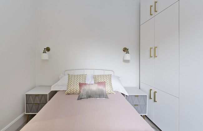 1 Bed House in Sheperds Bush - Photo 12