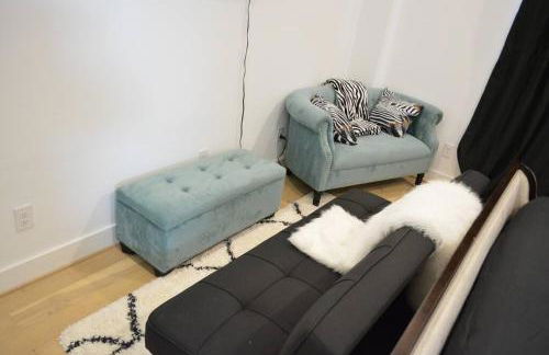 Tranquil Downtown Escape with Backyard - Photo 29