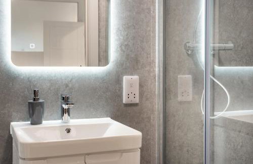 The Hertfordshire Hideaway - Entire apartment - Free Parking - 2 bedroom 2 bathroom - 20minutes into London - Foto 21