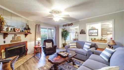 Hike, Golf and Ski Beech Mtn Condo with Resort Perks! - Foto 1