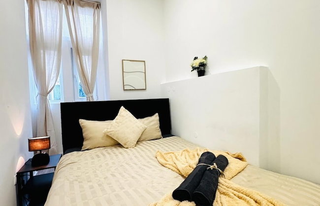 Elegant 5BR Home Ideal for Families - Foto 18