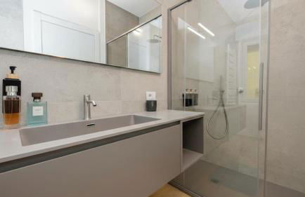 The Lake Giant with Lake View Renovated 2025 DesenzanoLoft Official Partner Homes & Villas by Marriott Bonvoy - Foto 36