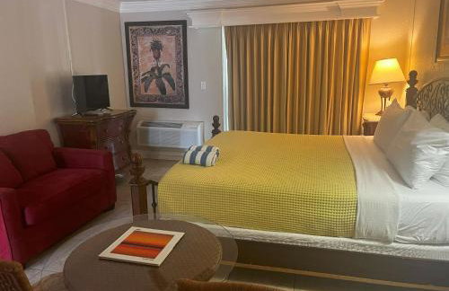 Beso Del Sol Resort - Photo 18