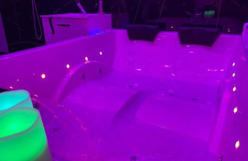 MJ Lust Room, centre var proche Verdon, cotignac, ambiance romantique - Foto 23