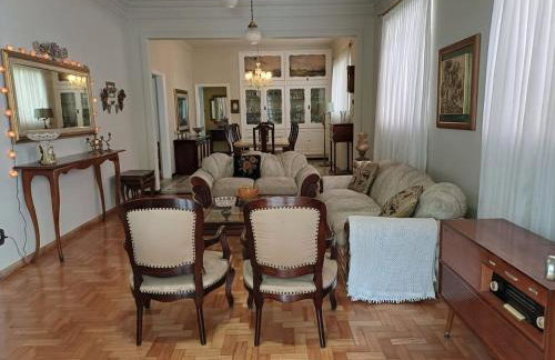 Casa maravilhosa na região Central BH - Foto 1