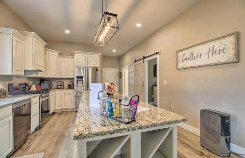 Upstate Hideaway with Hot Tub, 13 Mi to Malone! - Photo 13