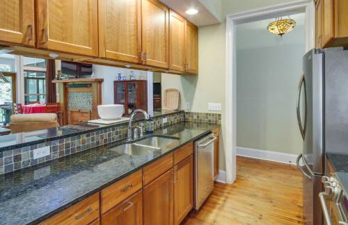 Waterfront Loranger Cottage Hot Tub, Deck and Grill - Foto 7