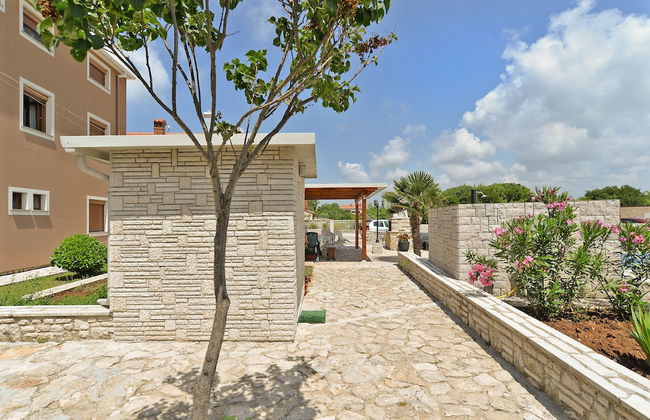 Apartment 1376 - Photo 52