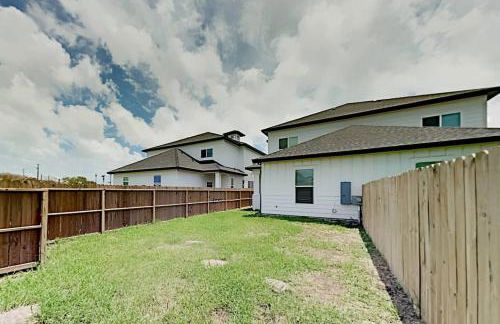 Luxurious Family-friendly Oasis with Laguna Views - Foto 11