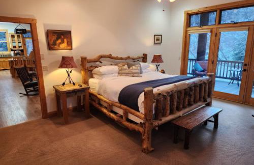 Sundance Spacious Vaulted Ceiling cabin, Hot tub, huge lawn - Foto 55