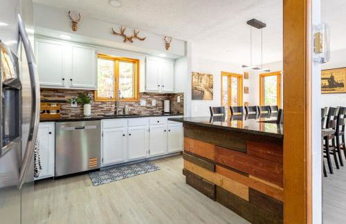 Beautiful Modern Lodge! Game Room - Foto 60