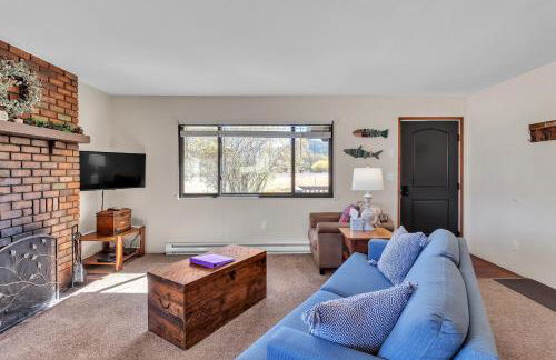 Cozy Cabin Retreat with Scenic Views cabin - Foto 9