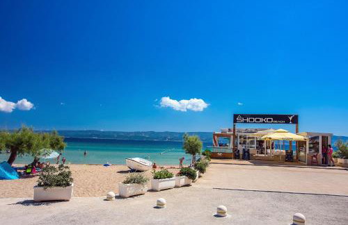 LUXURY VILLA PARADISE 120m from sandy beach, heated pool, billiard, max 12 pax - Foto 53