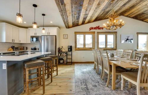 Luxe Cabin w/Hot Tub and Amazing Views - Foto 9