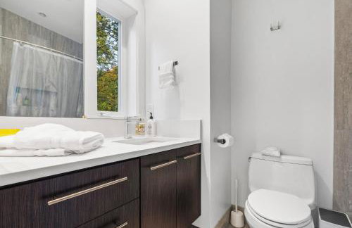 Bayview Modern Luxury by the Lake - Foto 29