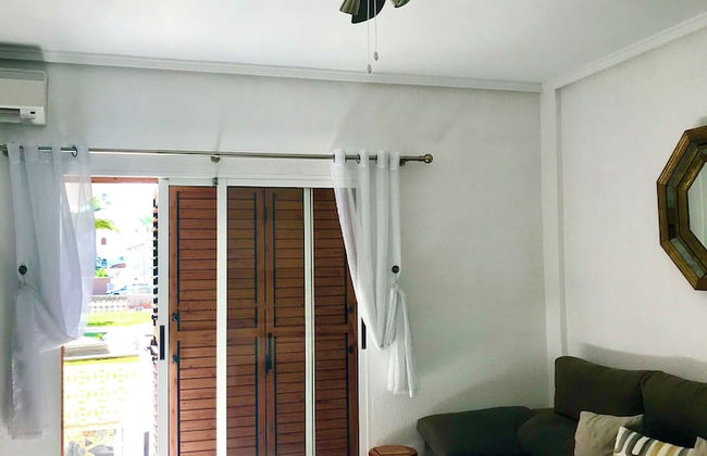 2-bed Apartment 10 min Drive to the Beach! - Foto 10