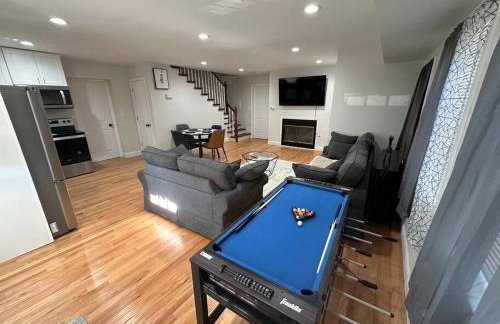 Modern Luxury Home With Fireplace & Game-Room - Foto 1