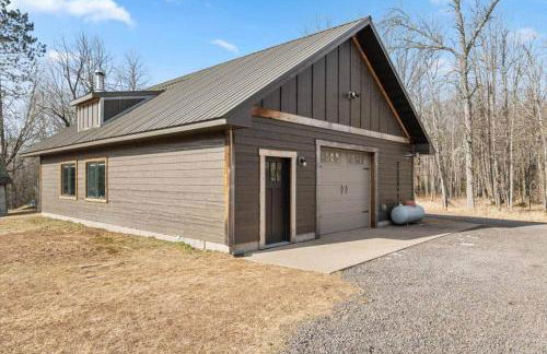 Luxury Lodge on 40 Private Acres • HUMM Sauna • Party Barn • - Foto 36