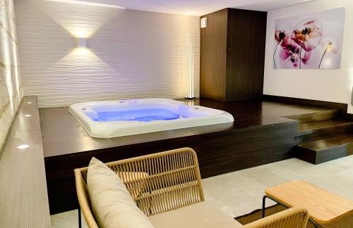 Gite de la Tour SPA PRIVÉ - Foto 1