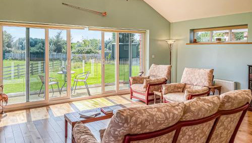 Cedar Lodge - Photo 2