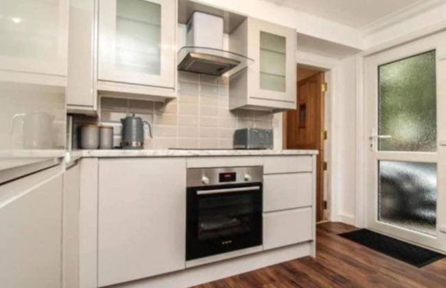 Charming 2-bed Apartment in Brentwood Free Parking - Foto 9