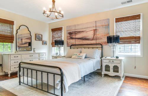 Walk to Town and River Charming Home in North East! - Foto 17