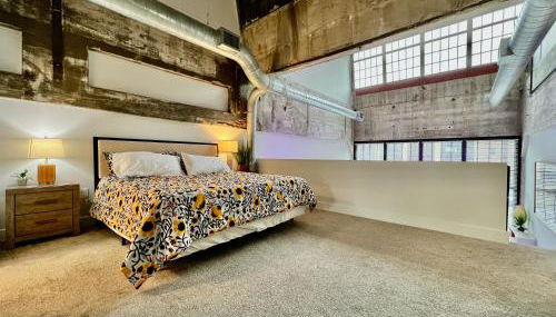 New renovated Loft in Old factory by Kings Island - Photo 3