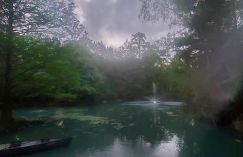 Waterfront Lonestar Cabin in a Magical Forest - Foto 21