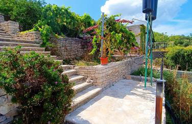 Seafront rural big house at Solta Croacia island - Photo 25