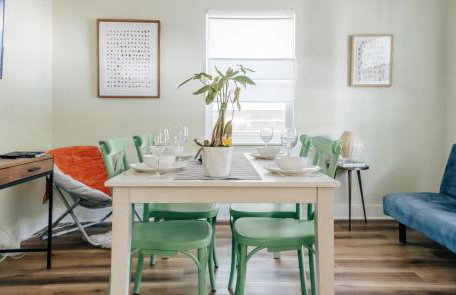 Authentic ATX Gem with Cowboy Pool, Vibe with Downtown & Local Eateries - Foto 5