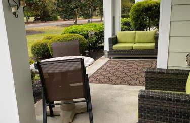 First Class Treatment Luxurious end unit Patio Pool Restaurant Bar on premises Steps away from Everything else! Spacious Condo Stocked with all You Need! - Foto 40