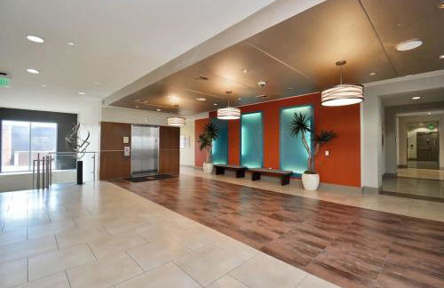 Lux Mid-Rise Walking Distance to NRG Stadium - Foto 26