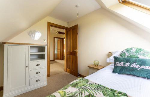 St Michael's - Photo 47