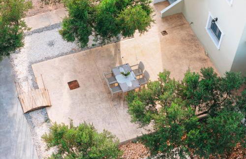 Villa Di Leon - Uniquely Designed Villa with Pool in a Picturesque Village near Famous Porto Limnionas, Offering Exceptional Hospitality By Villa Mana Gers - Photo 43