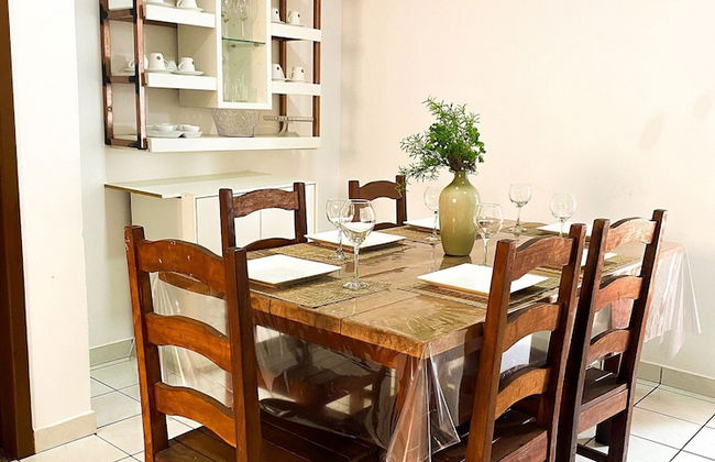 Casa Ampla 1 suite 2quartos churras e AC - Foto 17