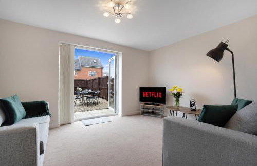 NEW! Stylish 2-Bed Home by Stay With Us, Ideal for Families, Sleeps 4! - Foto 35