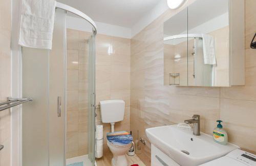 Modernes Apartment mit Panoramablick, Pool - inmitten von historischem Zentrum - Photo 24