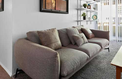 Lux Stay Minutes to Big House U of M Campus and UM Hospital Free Parking - Foto 8