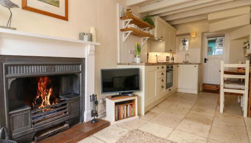 Lavender Cottage - Photo 4