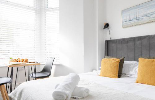 Bay City Studio Apartments - Foto 45